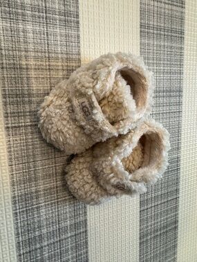 UGG Bixbee Faux Shearling Booties for Baby 0/1 size (0-6 months)